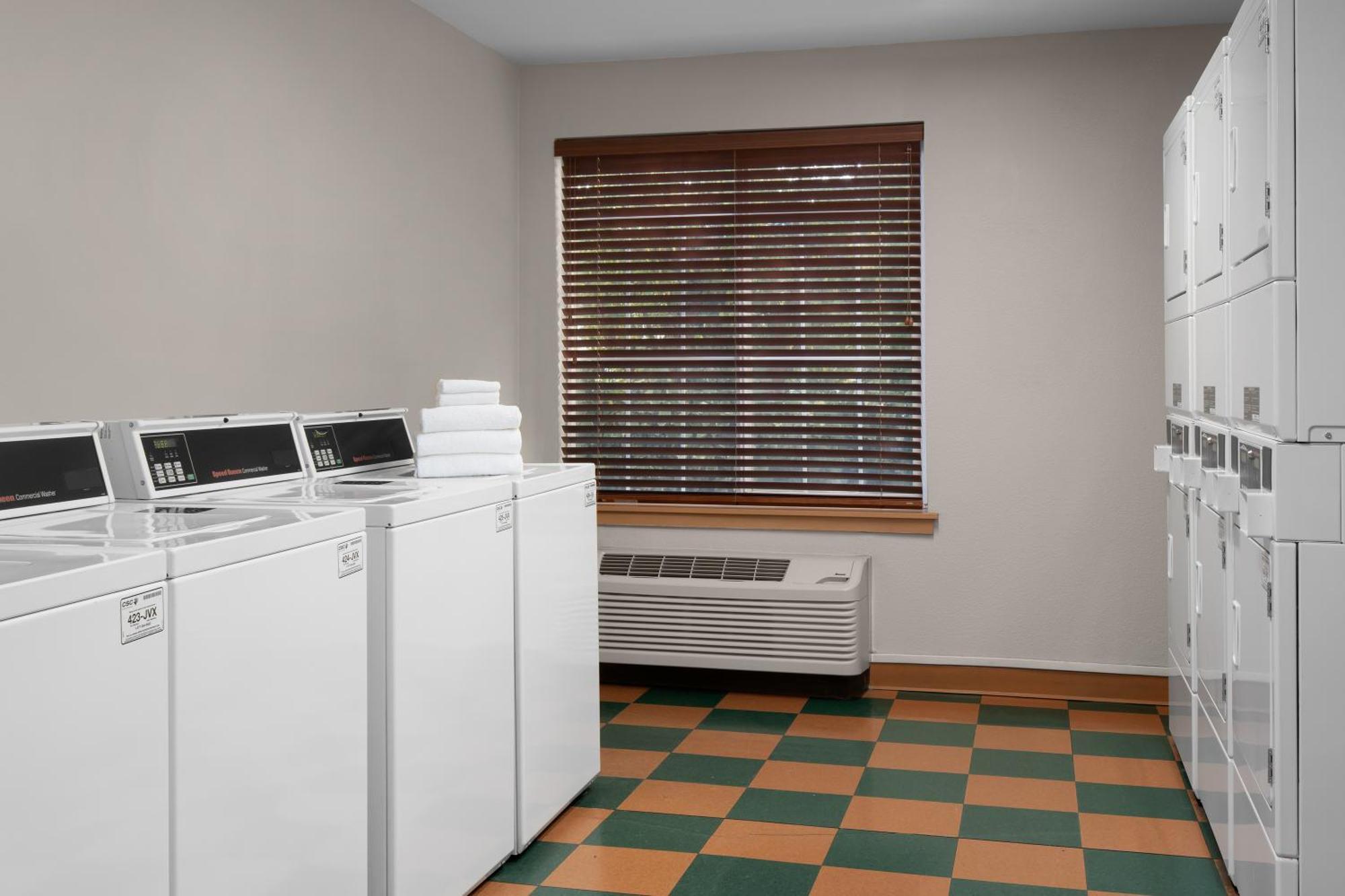 Larkspur Landing Extended Stay Suites Bellevue Exteriör bild